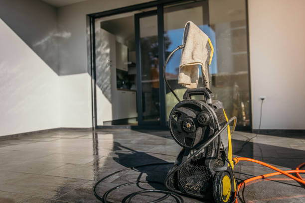 Best Pool Deck Cleaning  in Oak Hill, FL